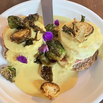 Veg Kitchen + Bar - Tofu "egg" benedict - Vegan Near Me - Sacramento, California Veg Kitchen + Bar - Tofu "egg" benedict - Vegan Near Me - Sacramento, California