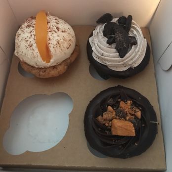 Molly's Cupcakes - Cupcakes Near Me - Des Moines, Iowa