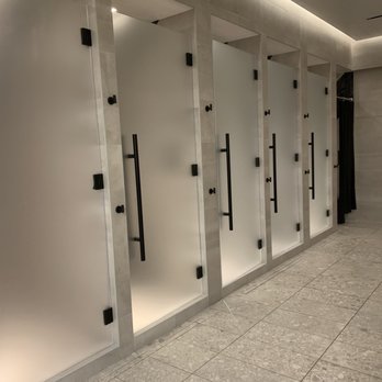 Equinox Hudson Yards - Women's showers - Gyms Near Me - New York, New York Equinox Hudson Yards - Women's showers - Gyms Near Me - New York, New York