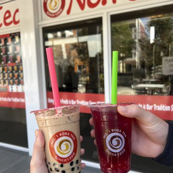 No. 1 Boba Tea - Container Park - L: original house milk tea w/ boba, R: Make You Dance dragon green tea w/ mango popping boba - Bubble Tea Near Me - Las Vegas, Nevada No. 1 Boba Tea - Container Park - L: original house milk tea w/ boba, R: Make You Dance dragon green tea w/ mango popping boba - Bubble Tea Near Me - Las Vegas, Nevada