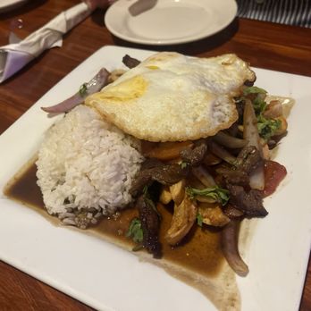 D'Candela Restaurant - Lomo Soltado - Peruvian Near Me - Chicago, Illinois D'Candela Restaurant - Lomo Soltado - Peruvian Near Me - Chicago, Illinois