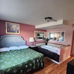 OYO Hotel Edgebrook Chicago North Shore