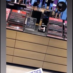 MAC Cosmetics - 125th Location