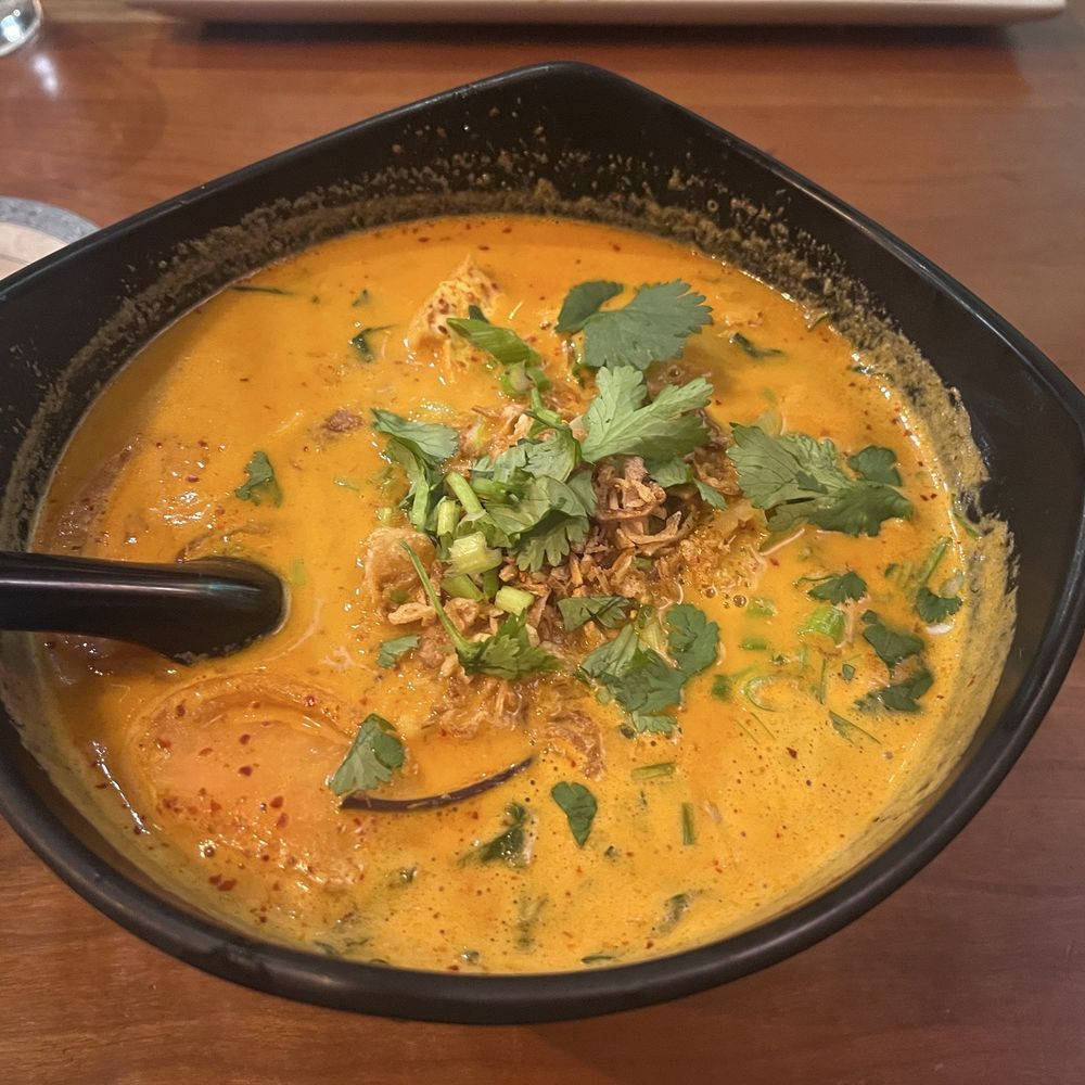 AO Hawaiian Hideout - Spicy Malaysian Deluxe Laksa Soup GF - Asian Fusion Near Me - Chicago, Illinois