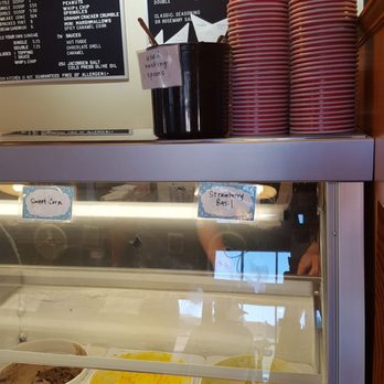 Frite & Scoop - Not a lot of choices but good flavors. - Ice Cream & Frozen Yogurt Near Me - Astoria, Oregon