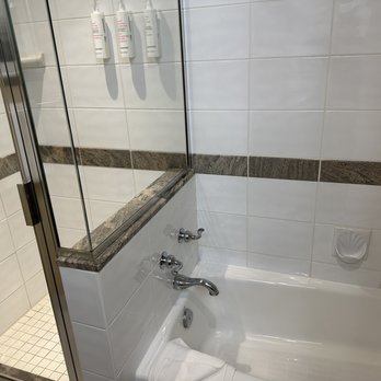 Vancouver Marriott Pinnacle Downtown Hotel - Hotels Near Me - Vancouver, British Columbia Vancouver Marriott Pinnacle Downtown Hotel - Hotels Near Me - Vancouver, British Columbia