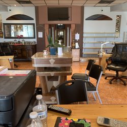 ALL SEASON NAIL SPA - Inside