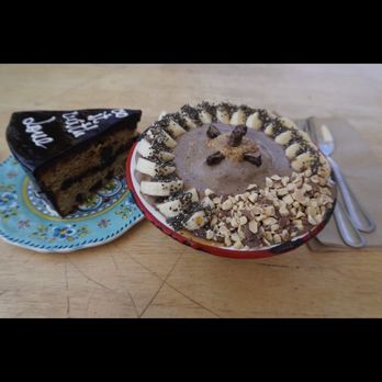 Green Table Cafe - Chocolate Blondie Cake and Spring Time Mint Bowl - Cafes Near Me - Los Angeles, California Green Table Cafe - Chocolate Blondie Cake and Spring Time Mint Bowl - Cafes Near Me - Los Angeles, California
