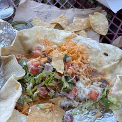 Pedimos un burrito de asada para llevar y esto fue lo que nos dieron, fue contada las piezas de "carne asada". Pésima comida...