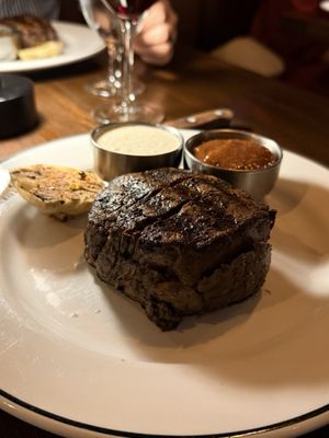 Oak Steakhouse by null