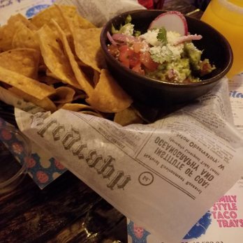 Broken English Taco Pub - The Loop - Mexican Near Me - Chicago, Illinois