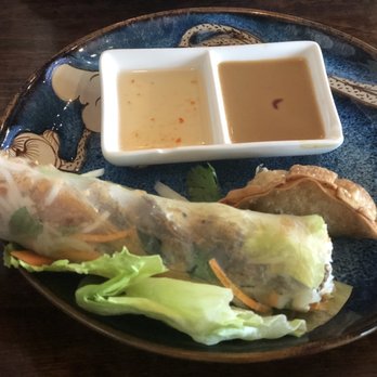 V Lotus - Freshest spring rolls and wonton with a lunch special - Vietnamese Near Me - Sugar Land, Texas