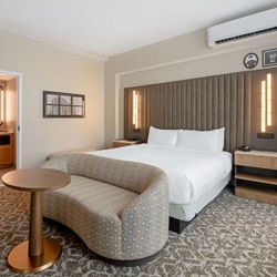 Hotel Flor Tampa Downtown, Tapestry Collection by Hilton - Guest room