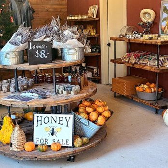 TX-Ture Farm - Attraction Farms Near Me - Aubrey, Texas