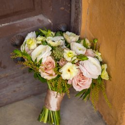 Some of my fav flowers in my bouquet include Ranunculus, Butterfly Ranunculus, Garden Roses, Panda Anemones, and Pieris Japonica Some of my fav flowers in my bouquet include Ranunculus, Butterfly Ranunculus, Garden Roses, Panda Anemones, and Pieris Japonica