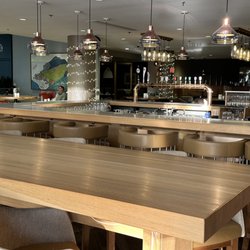 Pinnacle Restaurant & Lounge