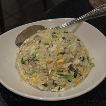 Din Tai Fung - Fried Rice with Vegetable & Mushroom - Taiwanese Near Me - Arcadia, California Din Tai Fung - Fried Rice with Vegetable & Mushroom - Taiwanese Near Me - Arcadia, California