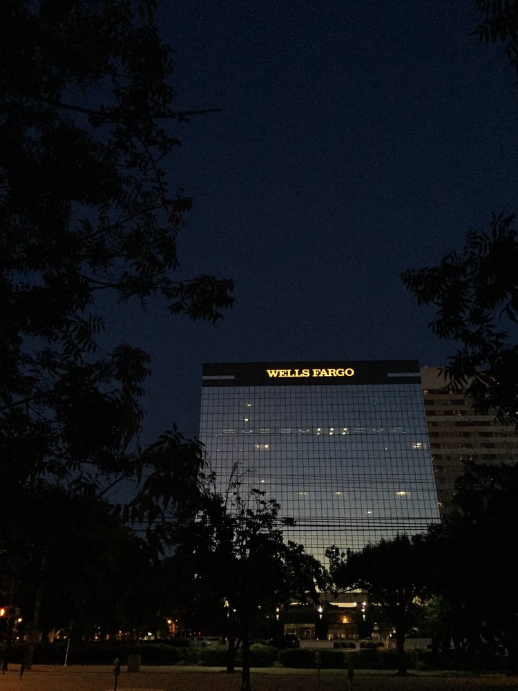 WELLS FARGO BANK 1441 Main St, Columbia, South Carolina Banks