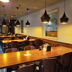Sushi585 - Plenty of seating for larger parties