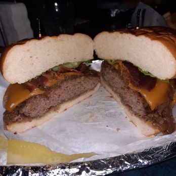 Casino El Camino - Chicago burger, plus bacon (so yum) - Dive Bars Near Me - Austin, Texas Casino El Camino - Chicago burger, plus bacon (so yum) - Dive Bars Near Me - Austin, Texas