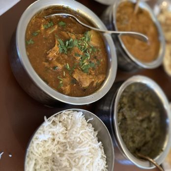Urban Tadka - Chicken Vindaloo, Butter Chicken and Lamb Saagwala - Indian Near Me - Irving, Texas Urban Tadka - Chicken Vindaloo, Butter Chicken and Lamb Saagwala - Indian Near Me - Irving, Texas