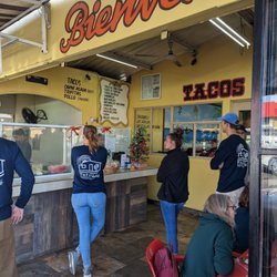 Tacos Brissa - Exterior ordering counter