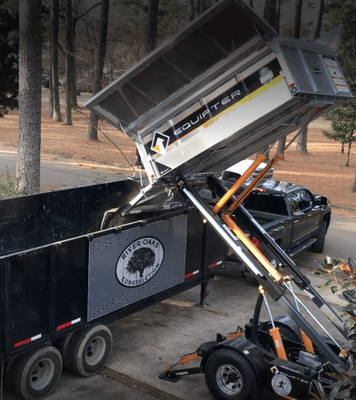 River Oaks Roofing - Jackson Logo