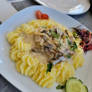 Jannat Restaurant - Beef stroganoff - Uzbek Near Me - Rolling Meadows, Illinois