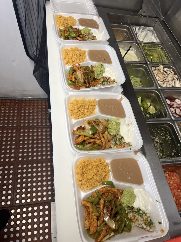 Xantolo Taqueria Logo