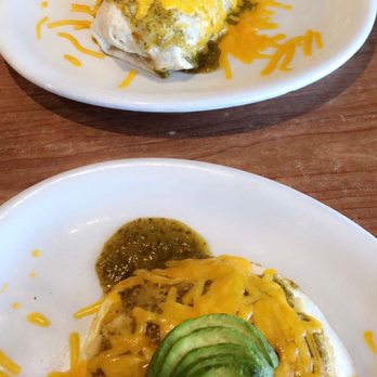 V Boulevard Cafe - Bacon breakfast burrito and huevos rancheros - Coffee & Tea Near Me - Glendale, California