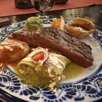 Los Tres Gallos - Steak platter. - Tacos Near Me - Cabo San Lucas, BCS Los Tres Gallos - Steak platter. - Tacos Near Me - Cabo San Lucas, BCS