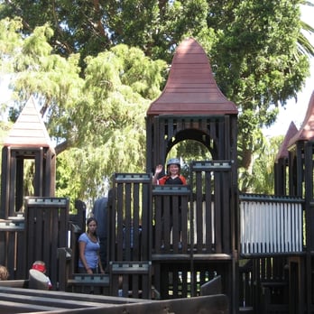 Alameda Park - Parks Near Me - Santa Barbara, California