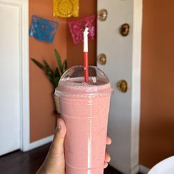 Antojos Garibaldi - Strawberry+Banana Smoothie