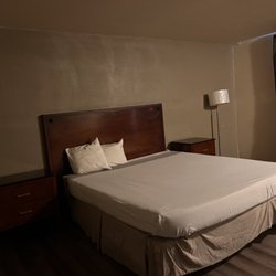 Fresno City Inn - Grossness.