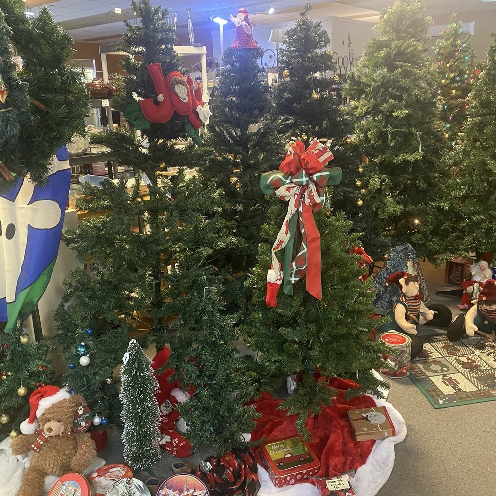BowWow Meow Thrift And Consignment - CHRISTMAS! - Thrift Stores Near Me - Casa Grande, Arizona BowWow Meow Thrift And Consignment - CHRISTMAS! - Thrift Stores Near Me - Casa Grande, Arizona