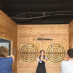 Class Axe Throwing & Bar - Learning the rules and how to throw