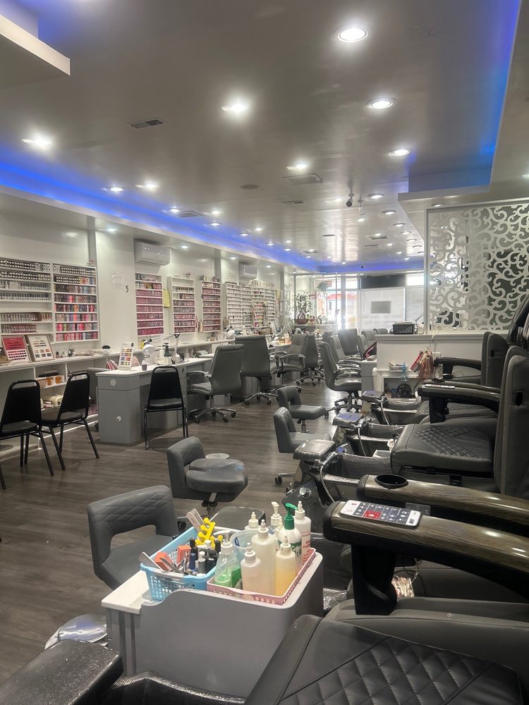 PERFECT NAILS QUEENS 43 Photos & 31 Reviews 19928 Hollis Ave, St