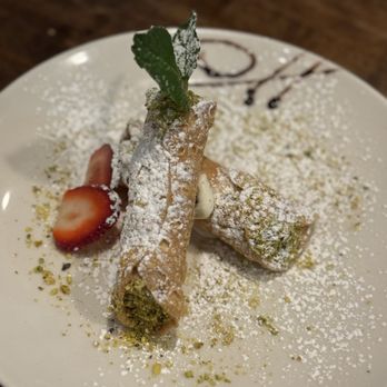 Da Vinci Ristorante - Pistachio Cannoli - Pizza Near Me - Waltham, Massachusetts