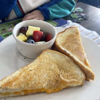 First Watch - Kids grilled cheese - Breakfast & Brunch Near Me - Mequon, Wisconsin