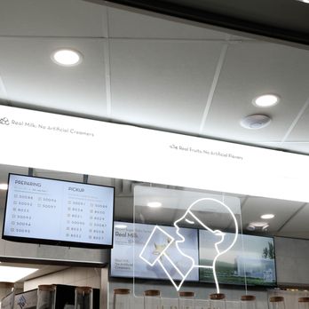 Heytea - the front of a fast food restaurant - Bubble Tea Near Me - Burnaby, British Columbia