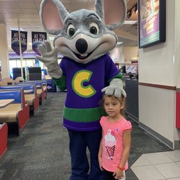 Meeting Chuck E. Cheese. Eating area