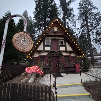 SkyPark at Santa's Village - Amusement Parks Near Me - Skyforest, California