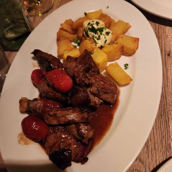 Makkila - Steak - Tapas/Small Plates Near Me - Madrid, M Makkila - Steak - Tapas/Small Plates Near Me - Madrid, M