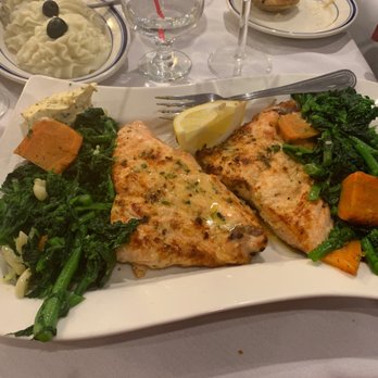 Seabra Marisqueira - Salmon with sautés spinach - Portuguese Near Me - Newark, New Jersey Seabra Marisqueira - Salmon with sautés spinach - Portuguese Near Me - Newark, New Jersey