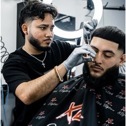 Headliners Barbershop