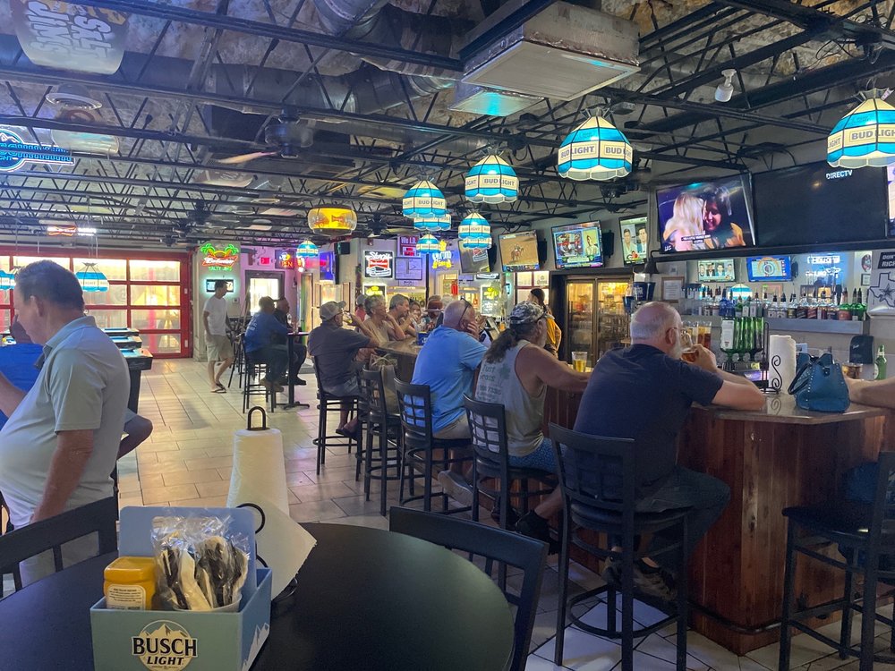Salty Jims Island Bar & Grill Image
