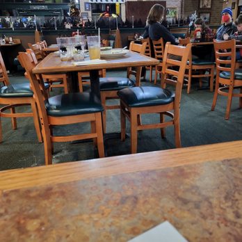 Black Bear Diner Tulsa - Many tables not cleaned - Diners Near Me - Tulsa, Oklahoma