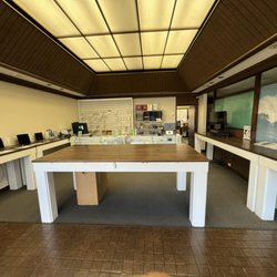 Mac Made Easy - Inside Store's New Lobby at 4381 Kukui Grove Street #104