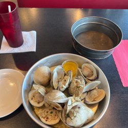 The Red Eyed Crab - Top neck clams Italiano  style (spicy) not too spicy very very good.