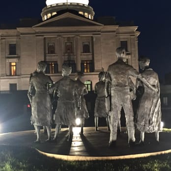 Arkansas State Capitol - Little Rock Nine Memorial facing capital building - Landmarks & Historical Buildings Near Me - Little Rock, Arkansas Arkansas State Capitol - Little Rock Nine Memorial facing capital building - Landmarks & Historical Buildings Near Me - Little Rock, Arkansas